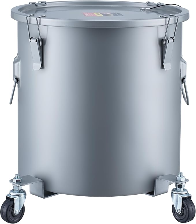VEVOR Fryer Grease Bucket, 8 Gal Oil Disposal Caddy with Caster Base, Carbon Steel with Rust-Proof Coating, Oil Transport Container with Lid, Lock Clips, Filter Bag for Hot Cooking Oil Filtering