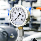 MEASUREMAN Glycerin Filled Plumbing Pressure Gauge 0-30psi Stainless Steel Case, 4" Dial 1/4" NPT Brass Lower Mount, Ideal for Residential Plumbing, Water Filtration Systems, Pneumatic Machinery